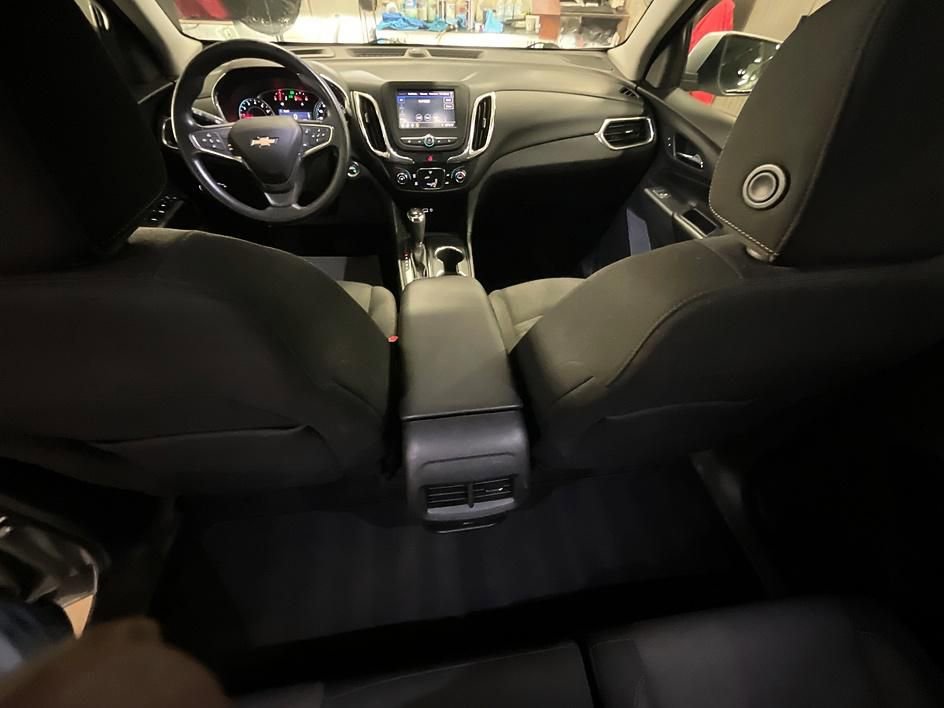 Used 2020 Chevrolet Equinox LT image 3