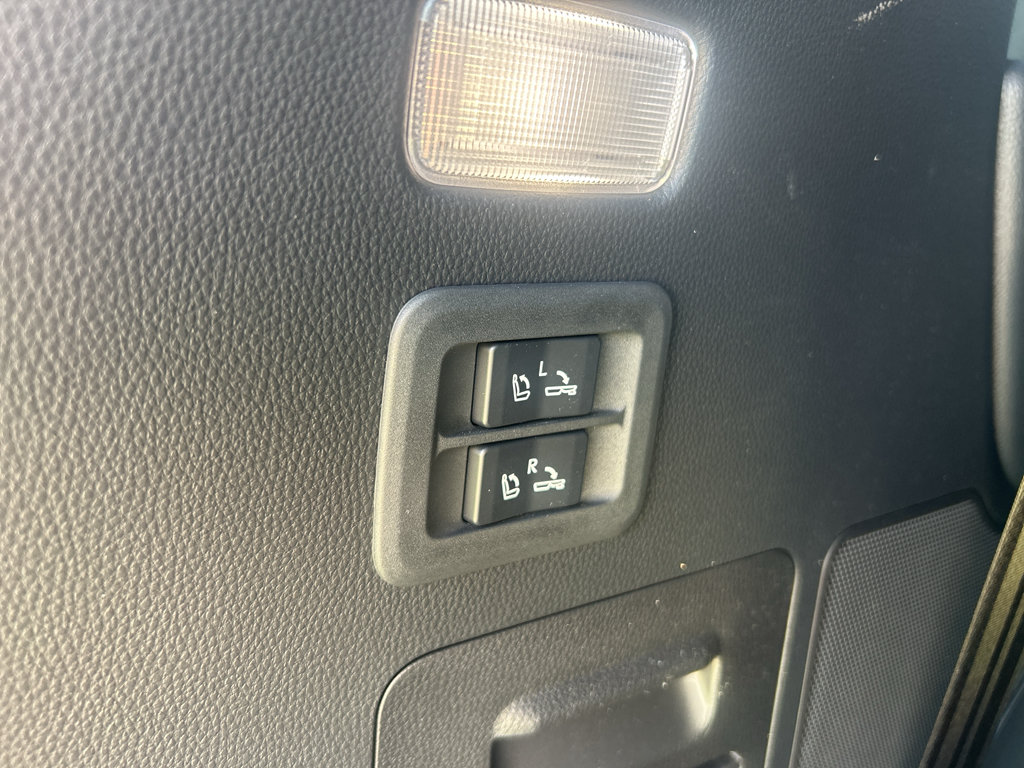 Used 2026 Lexus LX 600 F Sport AWD/4WD image 13