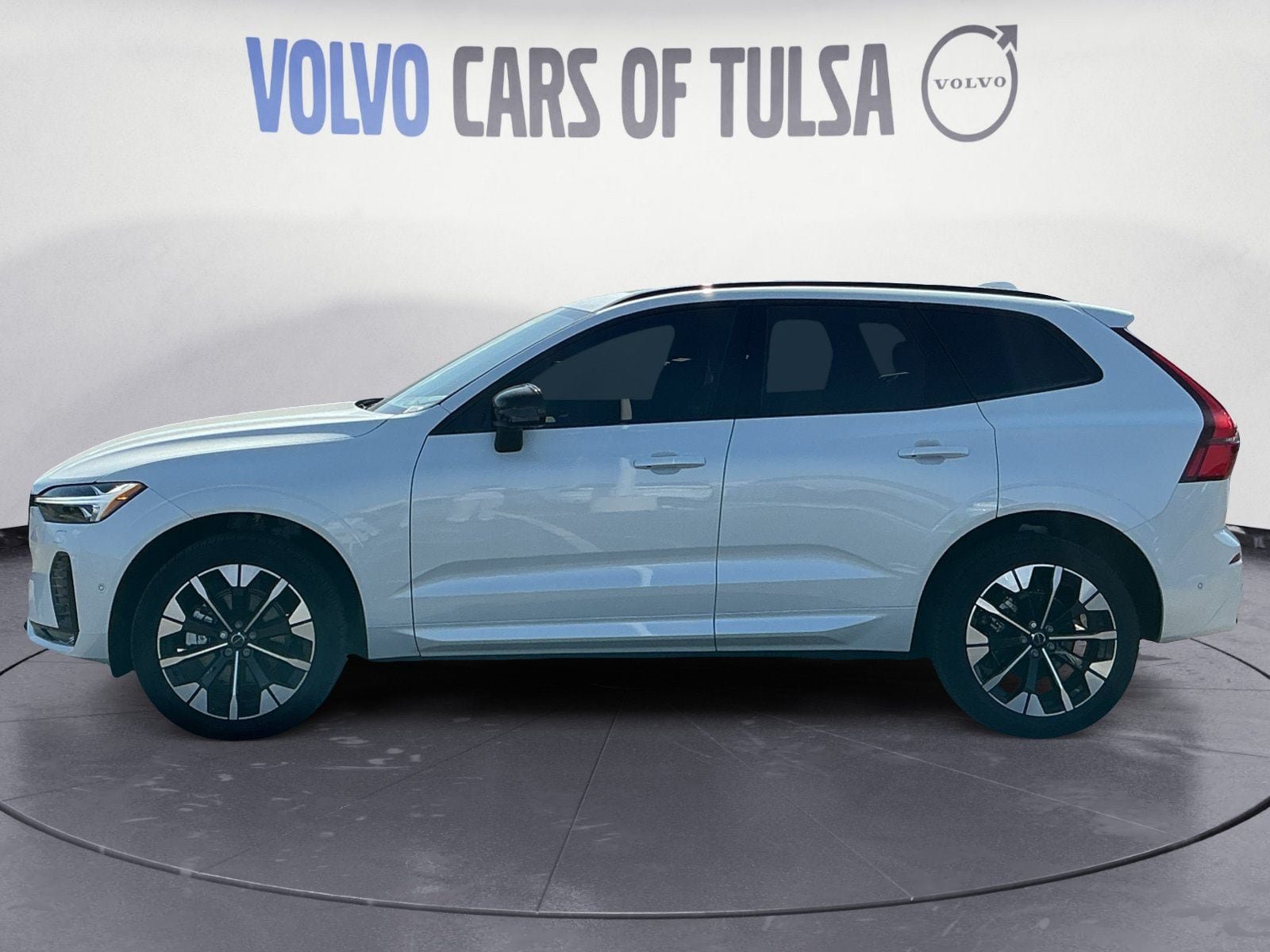 New 2026 Volvo XC60 B5 Plus w/ Protection Package Premier AWD/4WD image 2