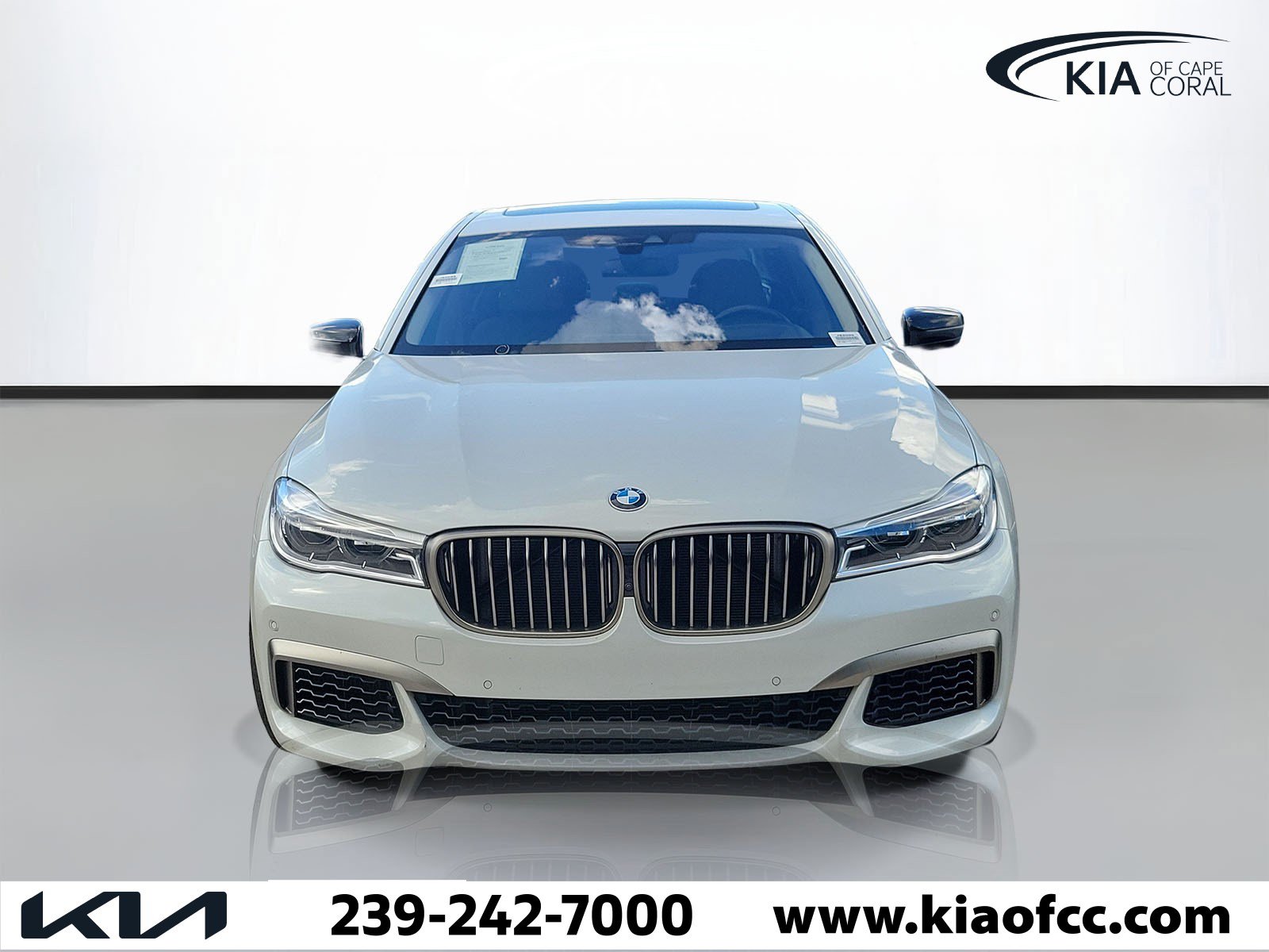 Used 2018 BMW M760i xDrive AWD/4WD image 2