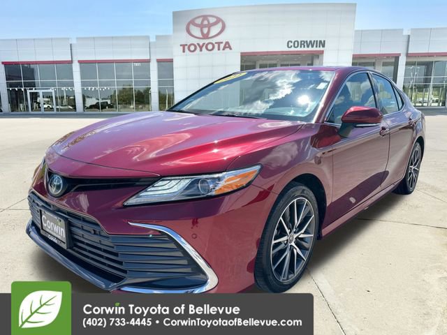 Used 2022 Toyota Camry XLE w/ Navigation Upgrade Package FWD image 7