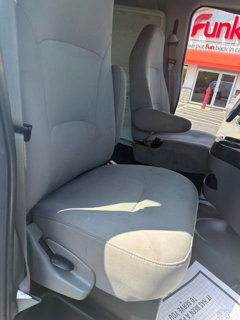 Used 2006 Ford E-250 and Econoline 250 RWD image 18