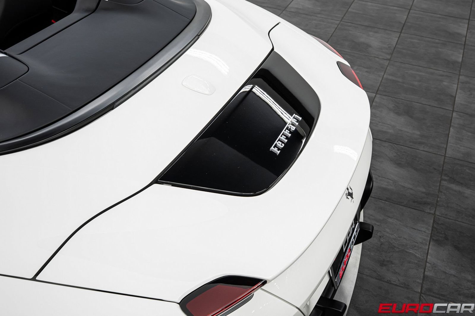 Used 2025 Ferrari Roma Spider RWD image 19