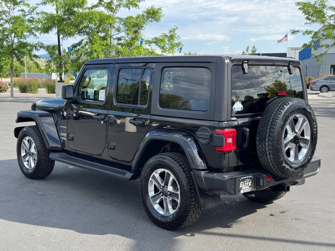 Used 2021 Jeep Wrangler Unlimited Sahara w/ Uconnect 4C Nav & Sound Group AWD/4WD image 5