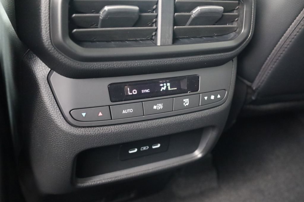 New 2025 Honda Pilot Touring image 28