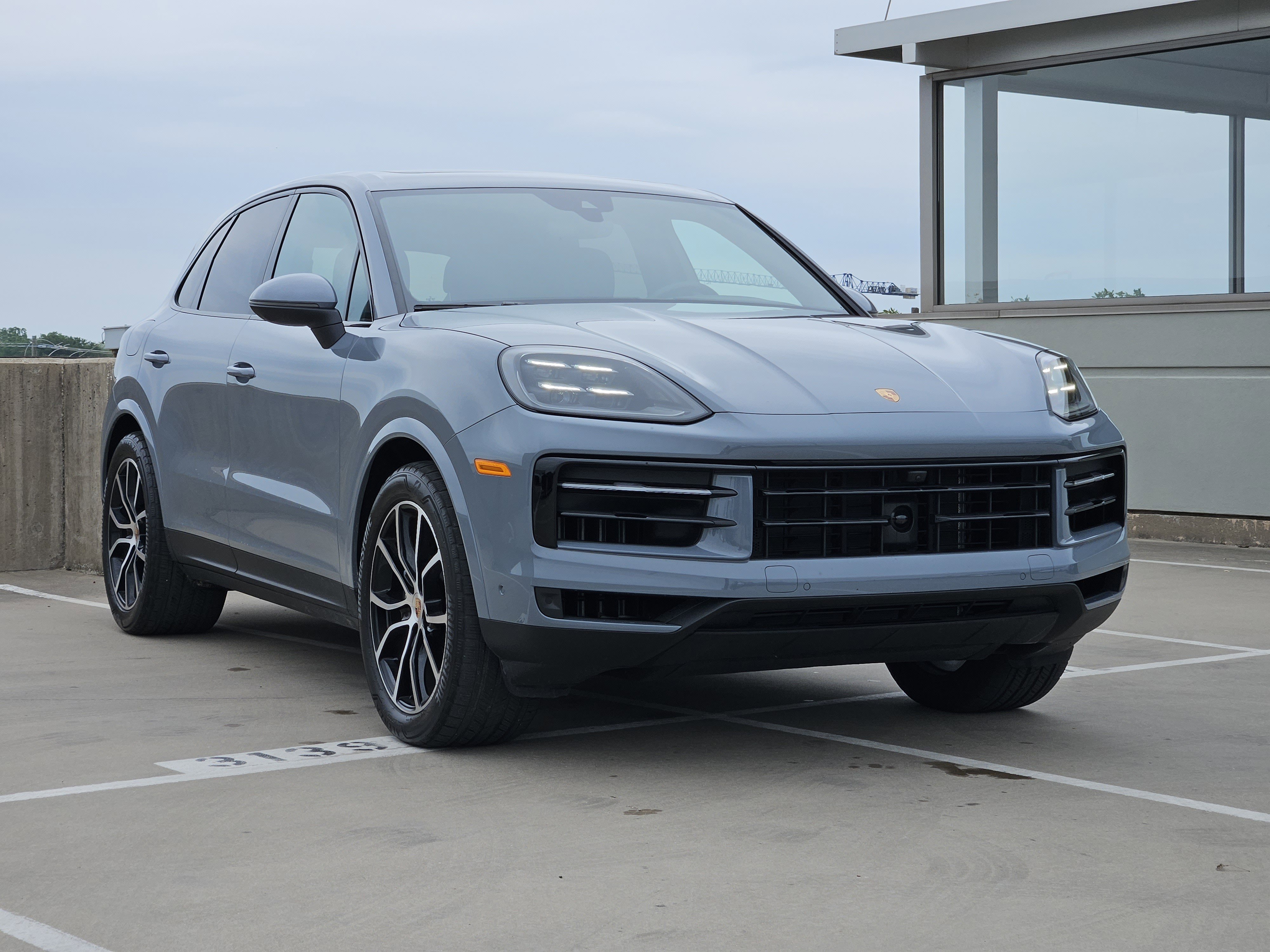 Used 2025 Porsche Cayenne AWD/4WD image 10