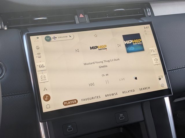 New 2025 Land Rover Discovery Sport Dynamic SE image 12