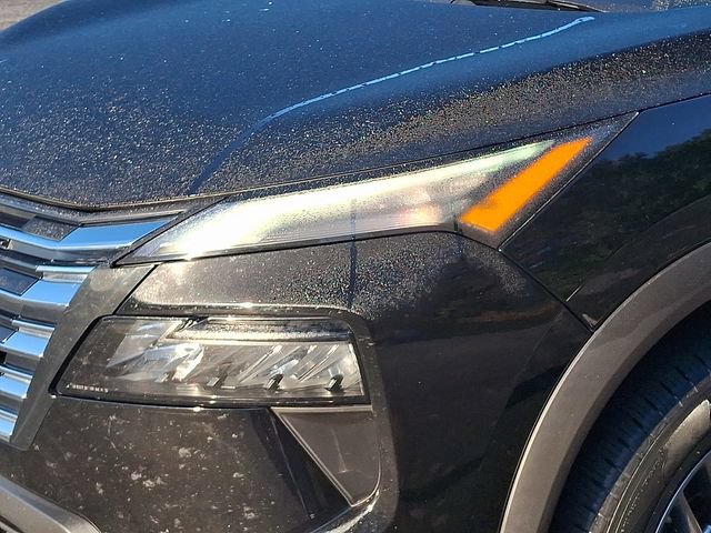 Used 2024 Nissan Rogue S AWD/4WD image 9