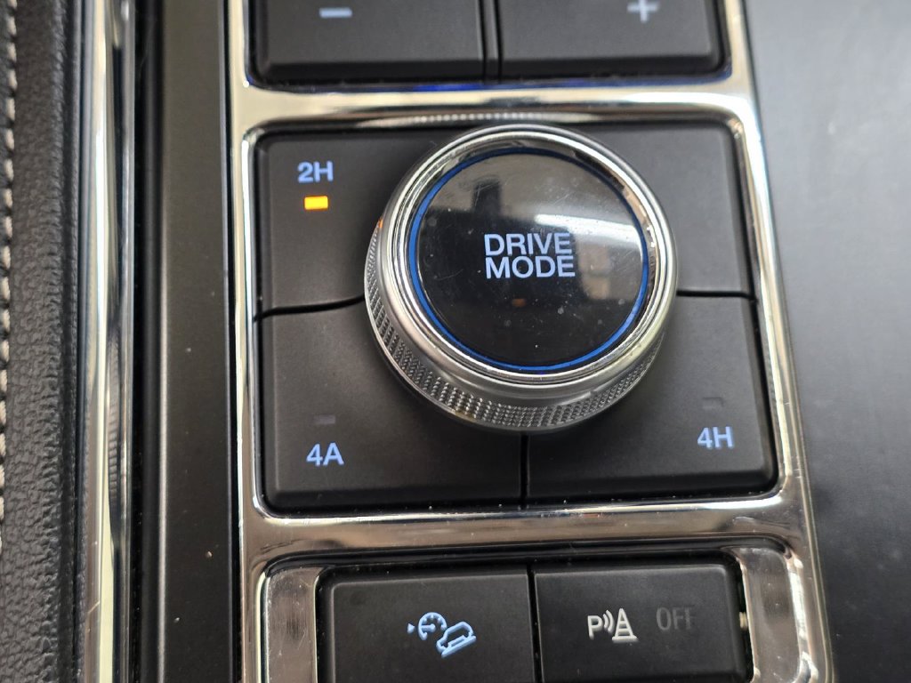 Used 2024 Ford Expedition XLT AWD/4WD image 24