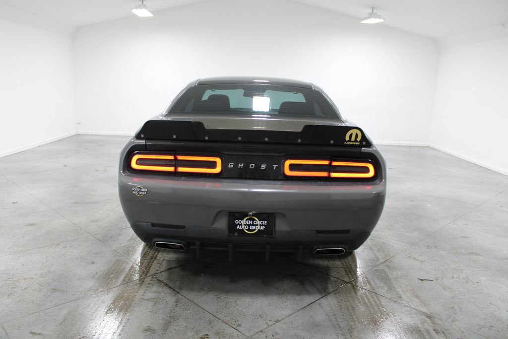 Used 2017 Dodge Challenger SXT image 8