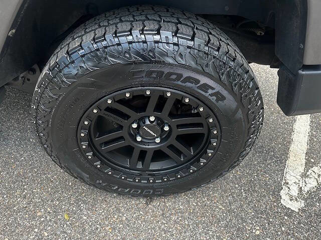 Used 2014 Jeep Wrangler Sahara w/ Connectivity Group AWD/4WD image 19