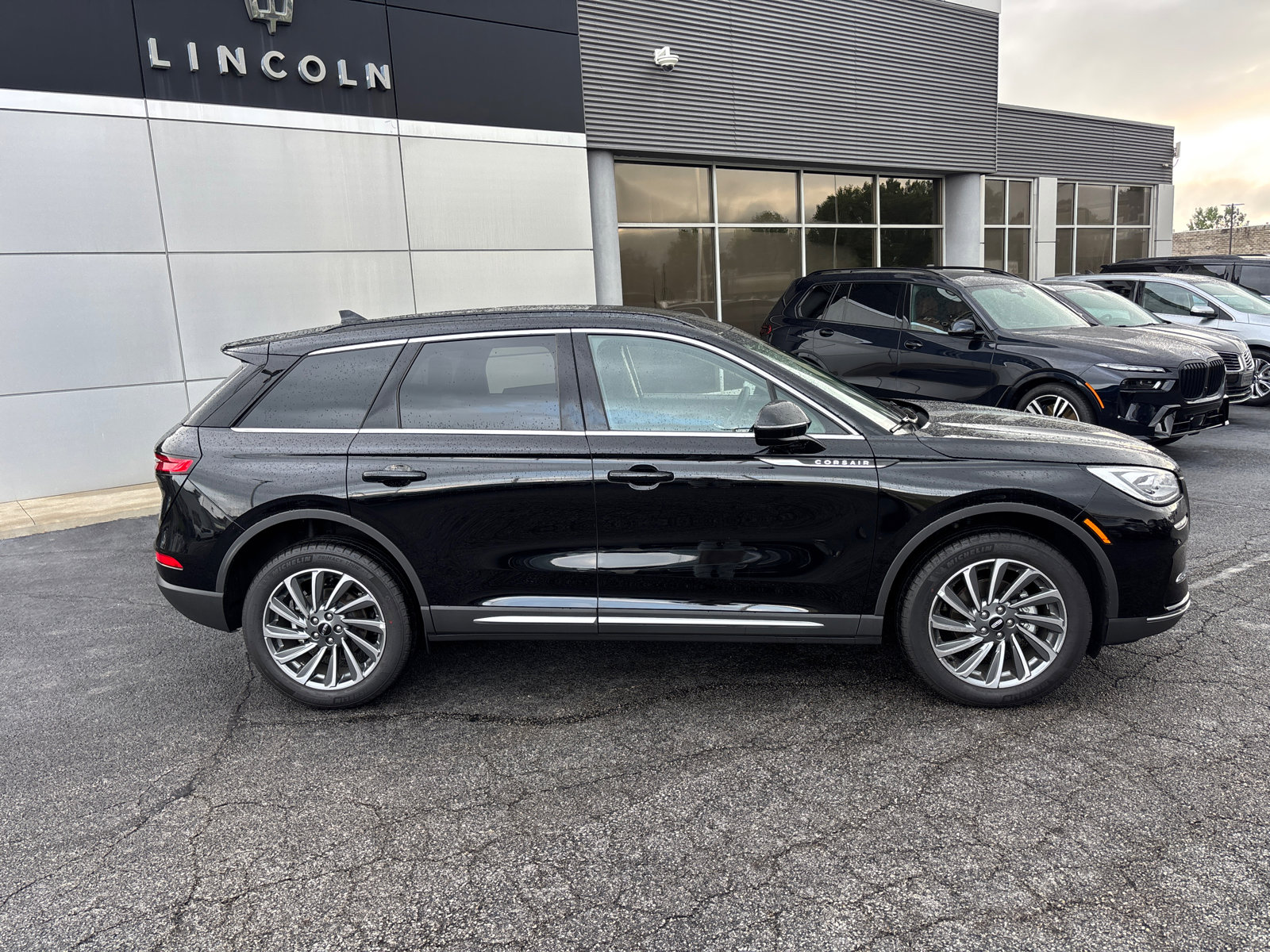 New 2025 Lincoln Corsair Reserve image 8