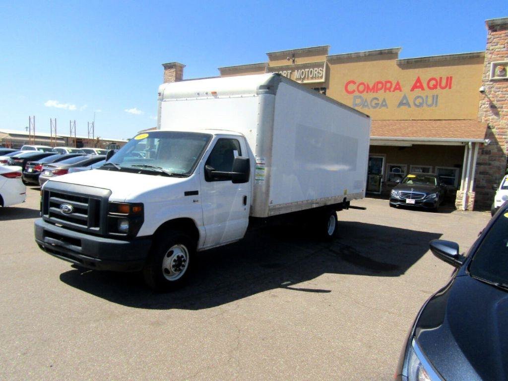 Used 2016 Ford E-350 and Econoline 350 Super Duty RWD image 2