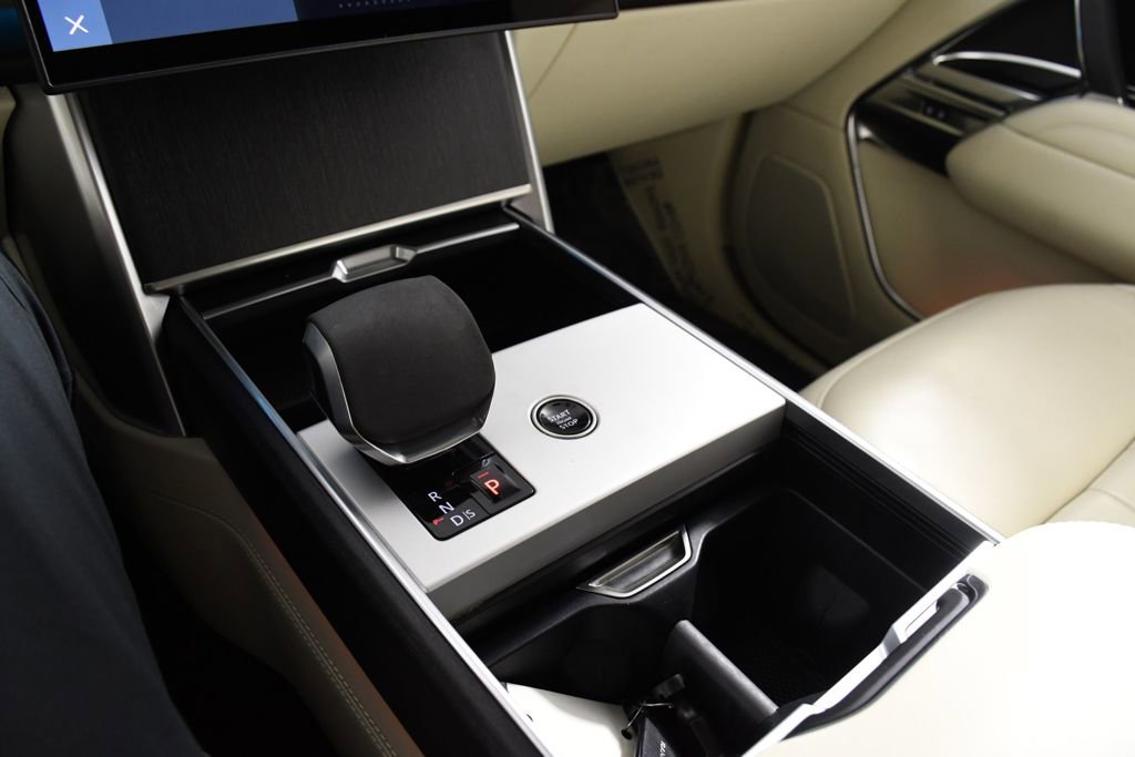 Used 2024 Land Rover Range Rover SE image 30