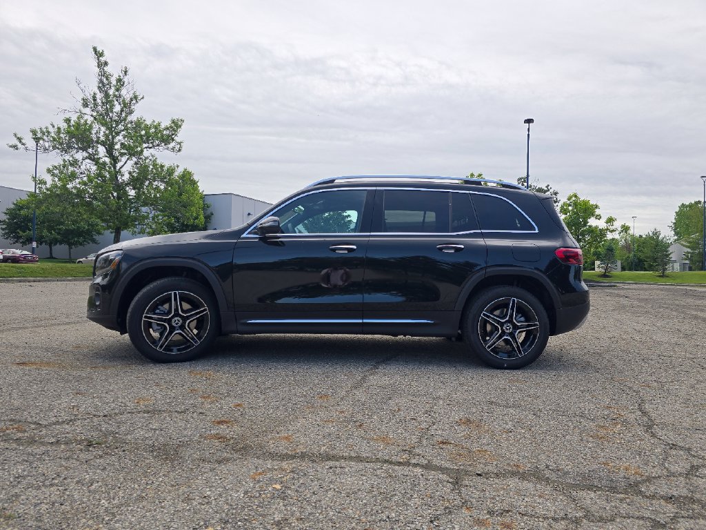 New 2026 Mercedes-Benz GLB 250 4MATIC image 13