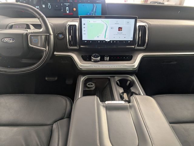 Used 2025 Ford Expedition Platinum AWD/4WD image 25