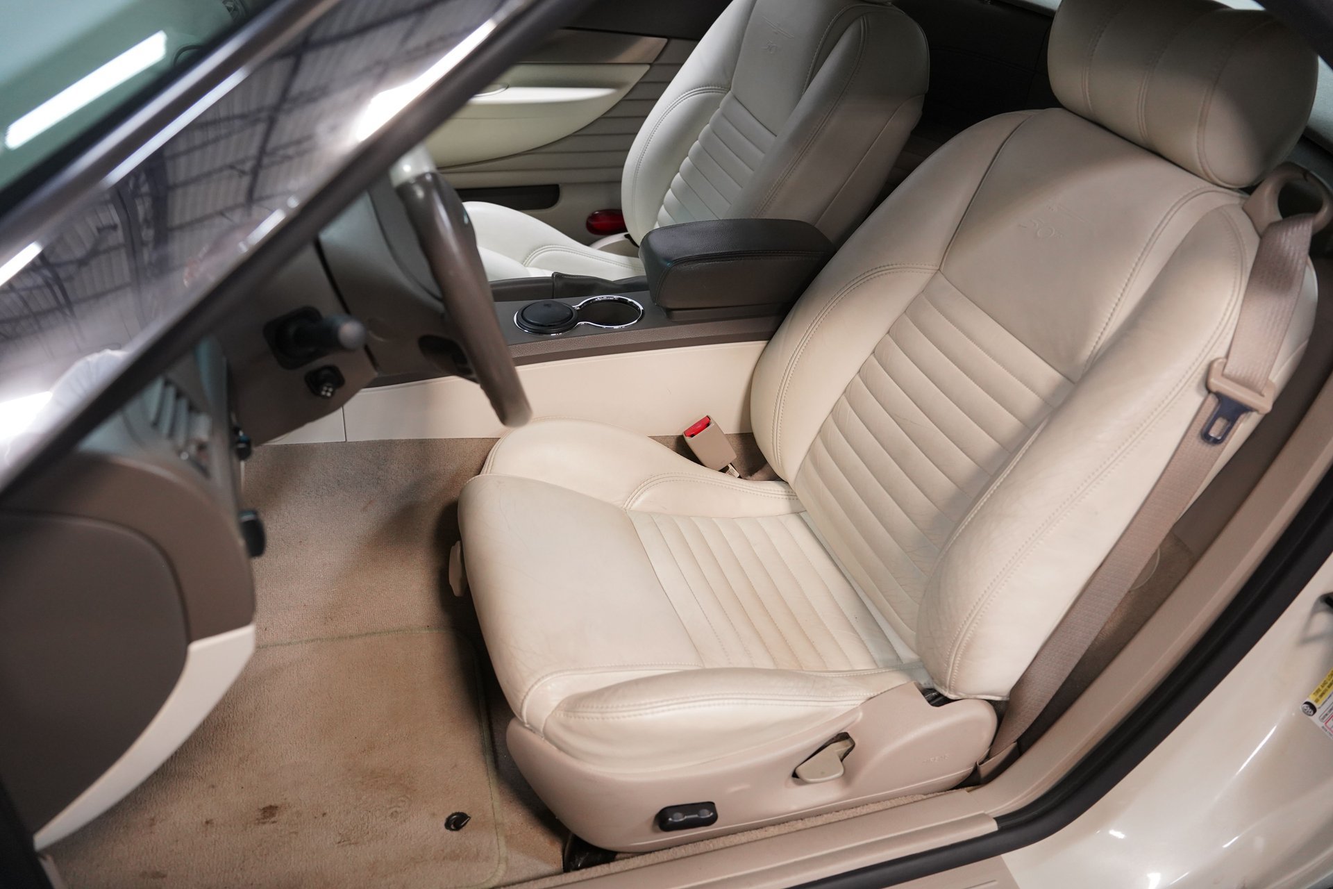 Used 2005 Ford Thunderbird 50th Anniversary RWD image 35