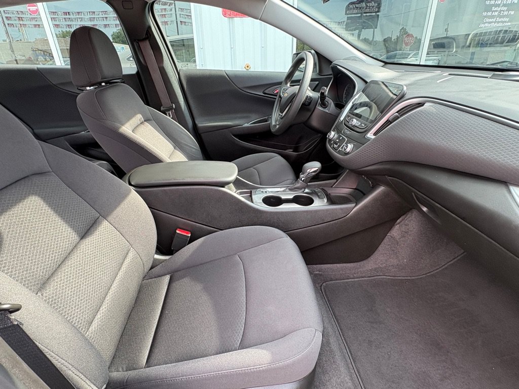 Used 2023 Chevrolet Malibu LS FWD image 16