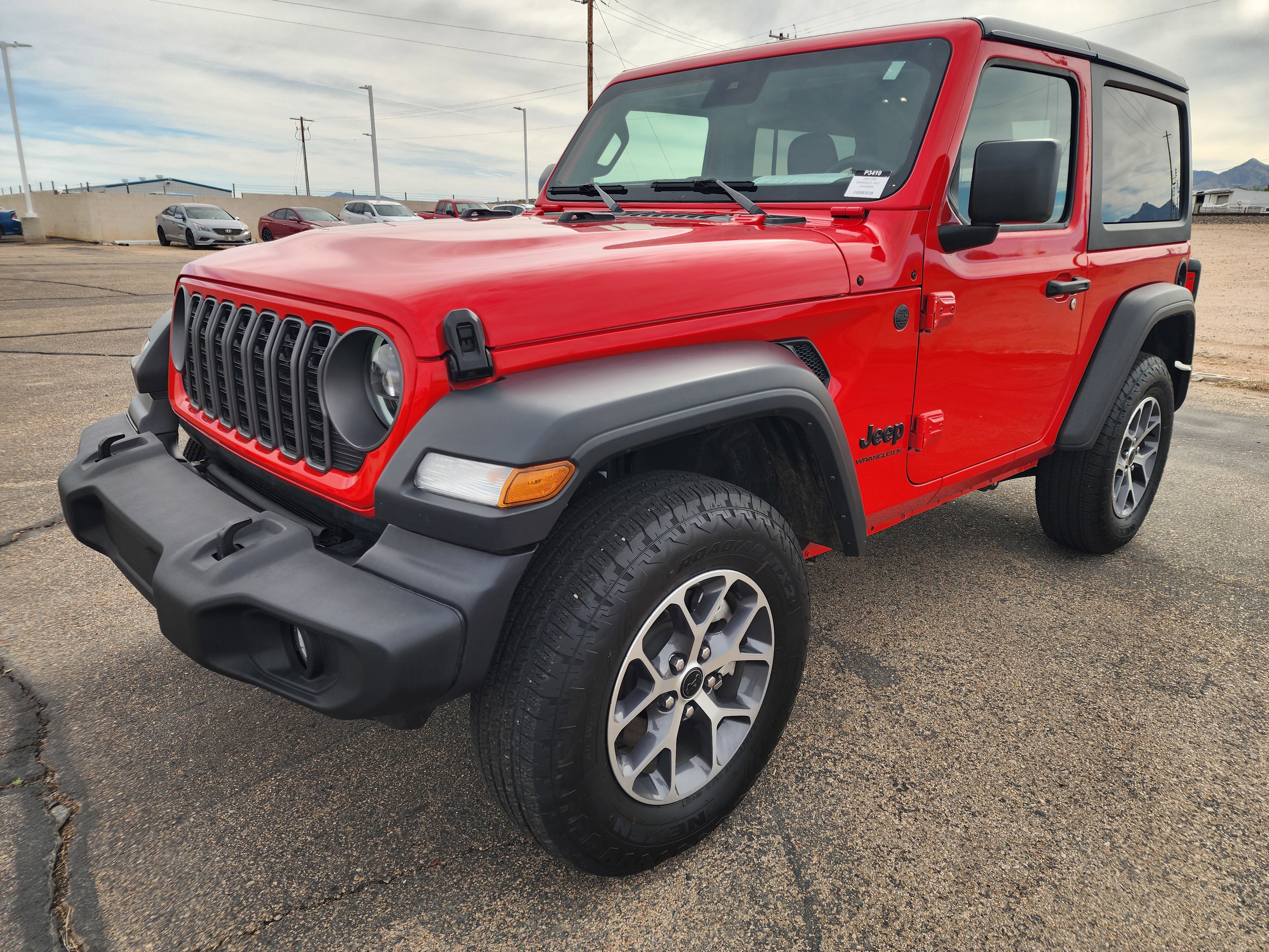 Used 2025 Jeep Wrangler Sport AWD/4WD image 3