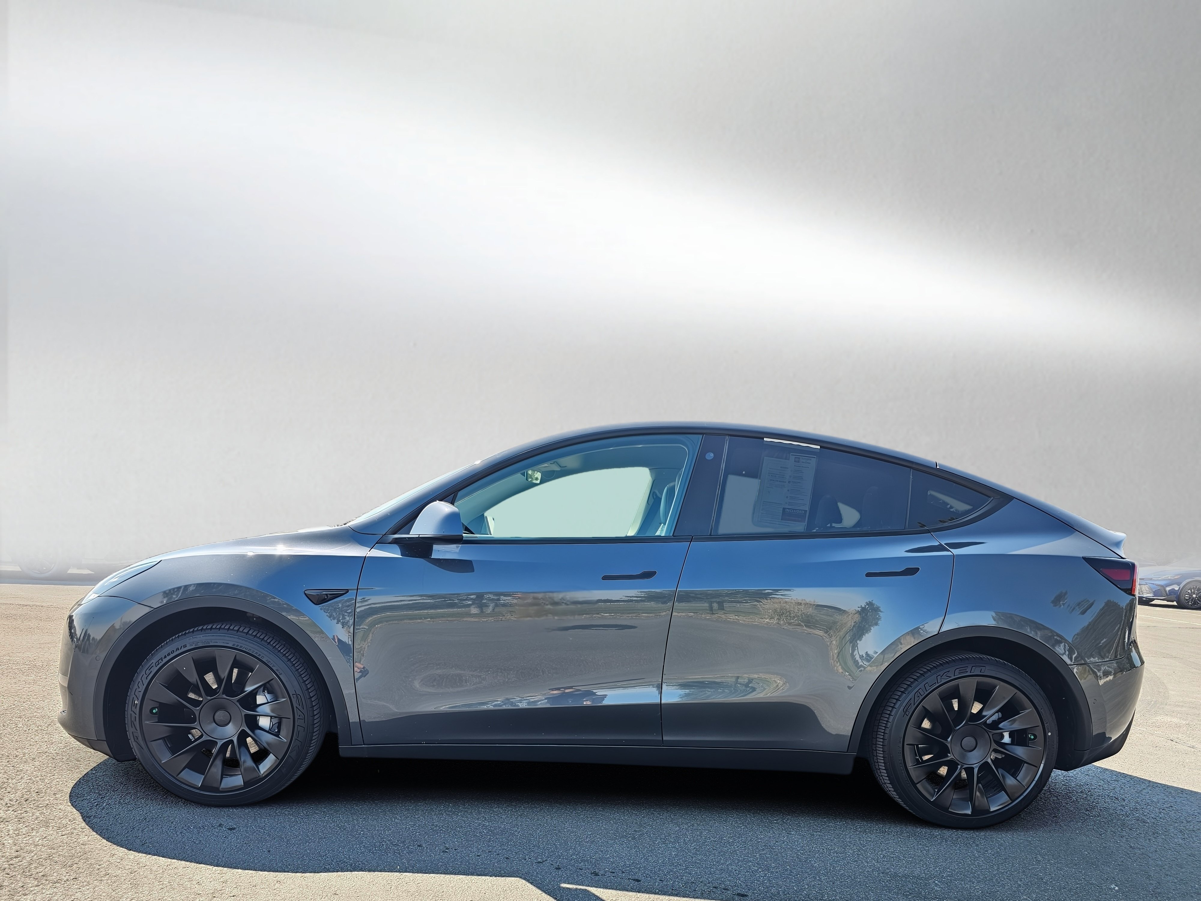 Used 2021 Tesla Model Y Long Range AWD/4WD image 2