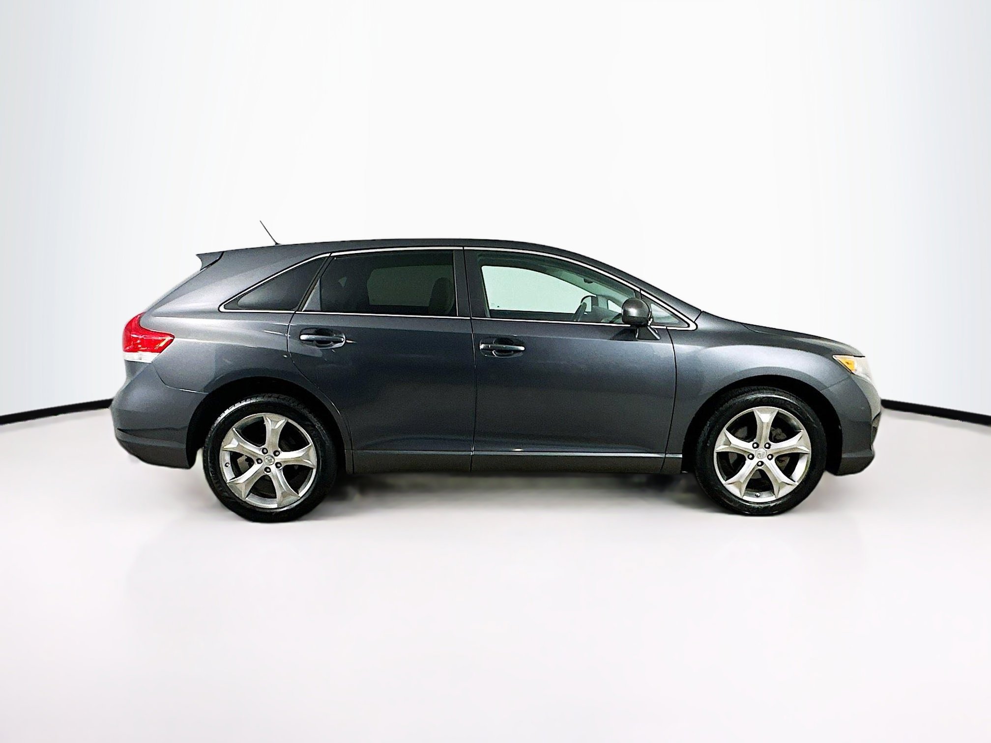 Used 2010 Toyota Venza FWD image 10