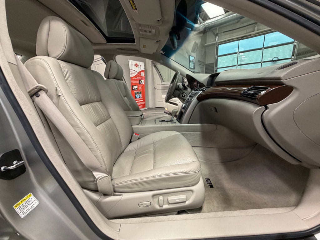Used 2007 Acura RL w/ Technology Package AWD/4WD image 45