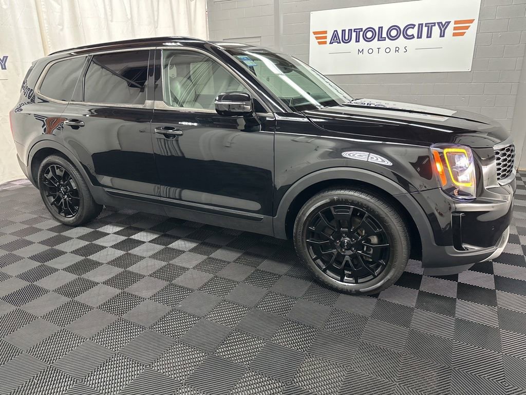 Used 2022 Kia Telluride SX w/ SX Prestige Package image 3
