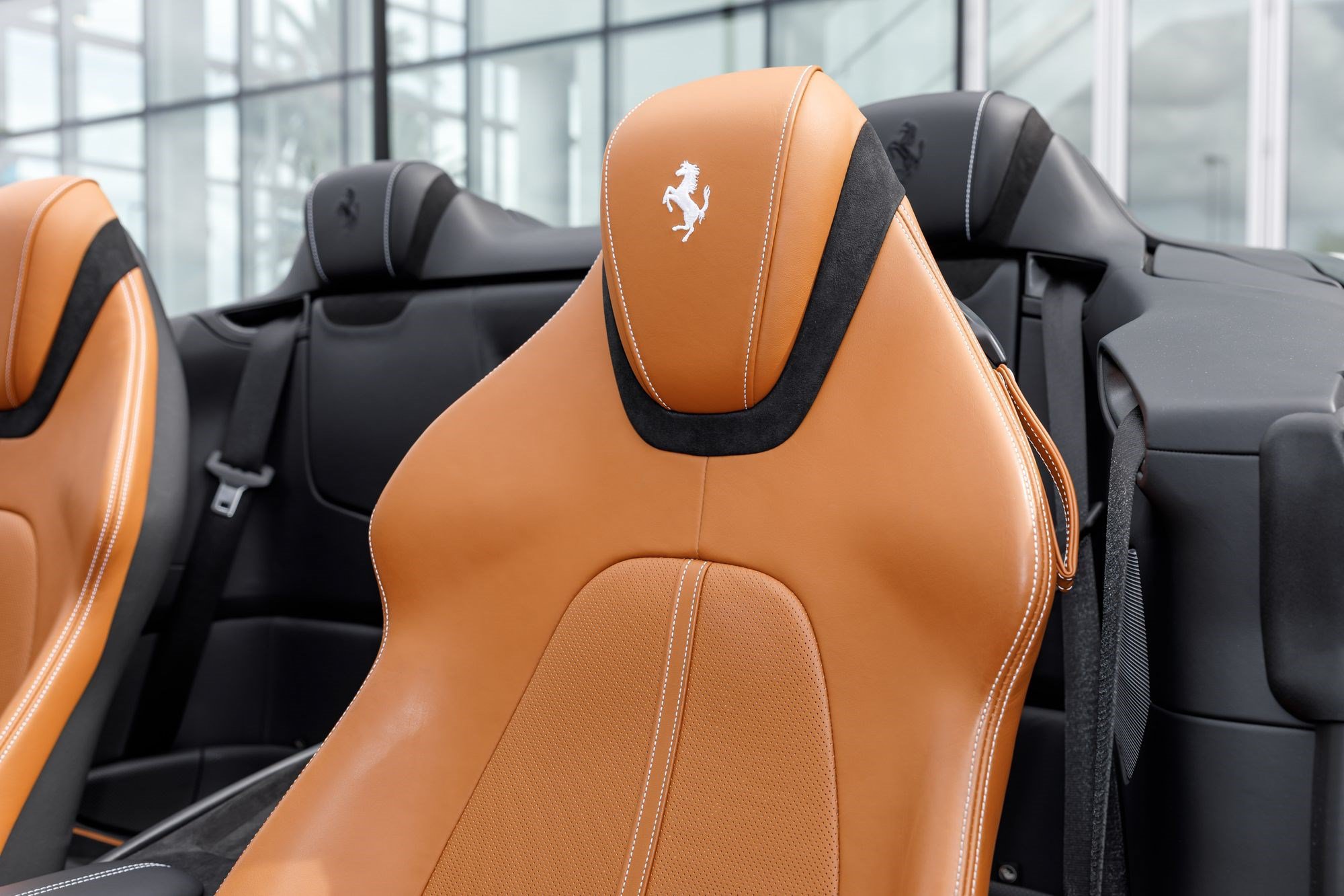Used 2024 Ferrari Roma Spider RWD image 25