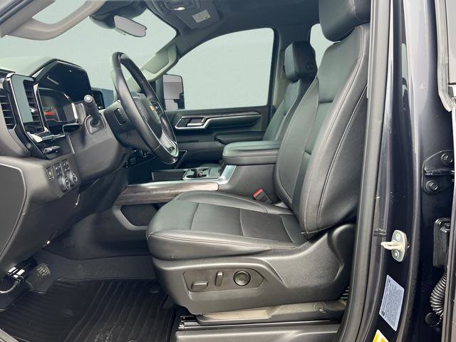 Used 2024 Chevrolet Silverado 3500 LTZ w/ LTZ Plus Package image 16