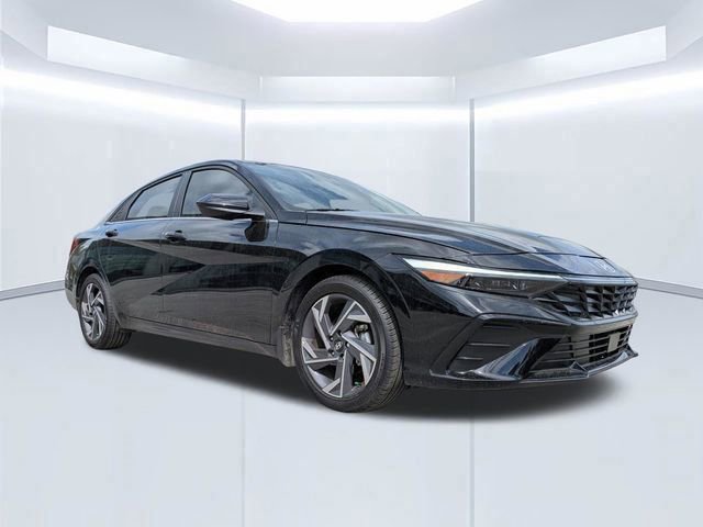 Certified 2025 Hyundai Elantra SEL FWD image 1