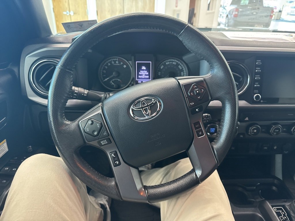 Used 2020 Toyota Tacoma TRD Off-Road image 3
