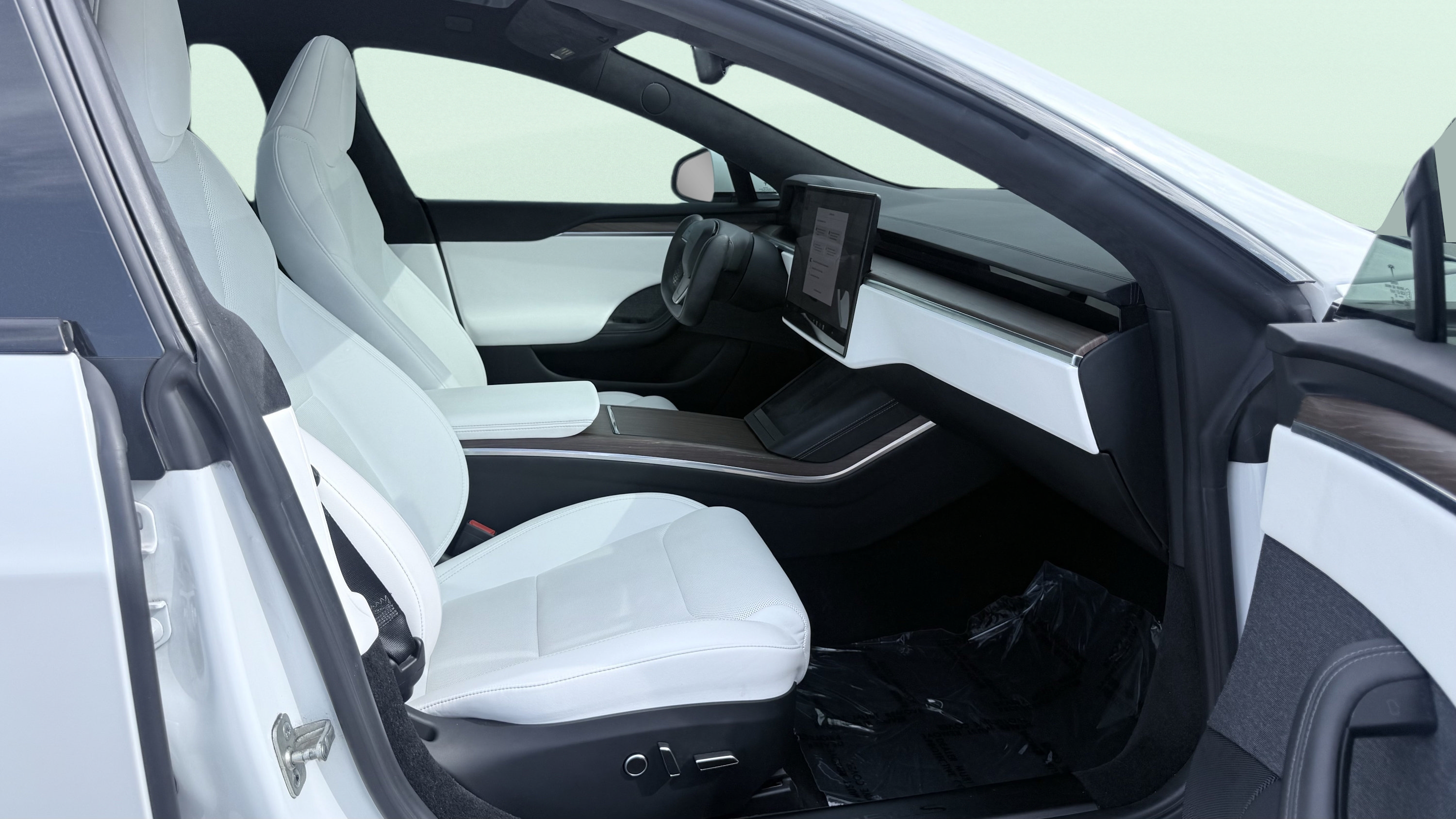 Used 2023 Tesla Model S AWD/4WD image 37