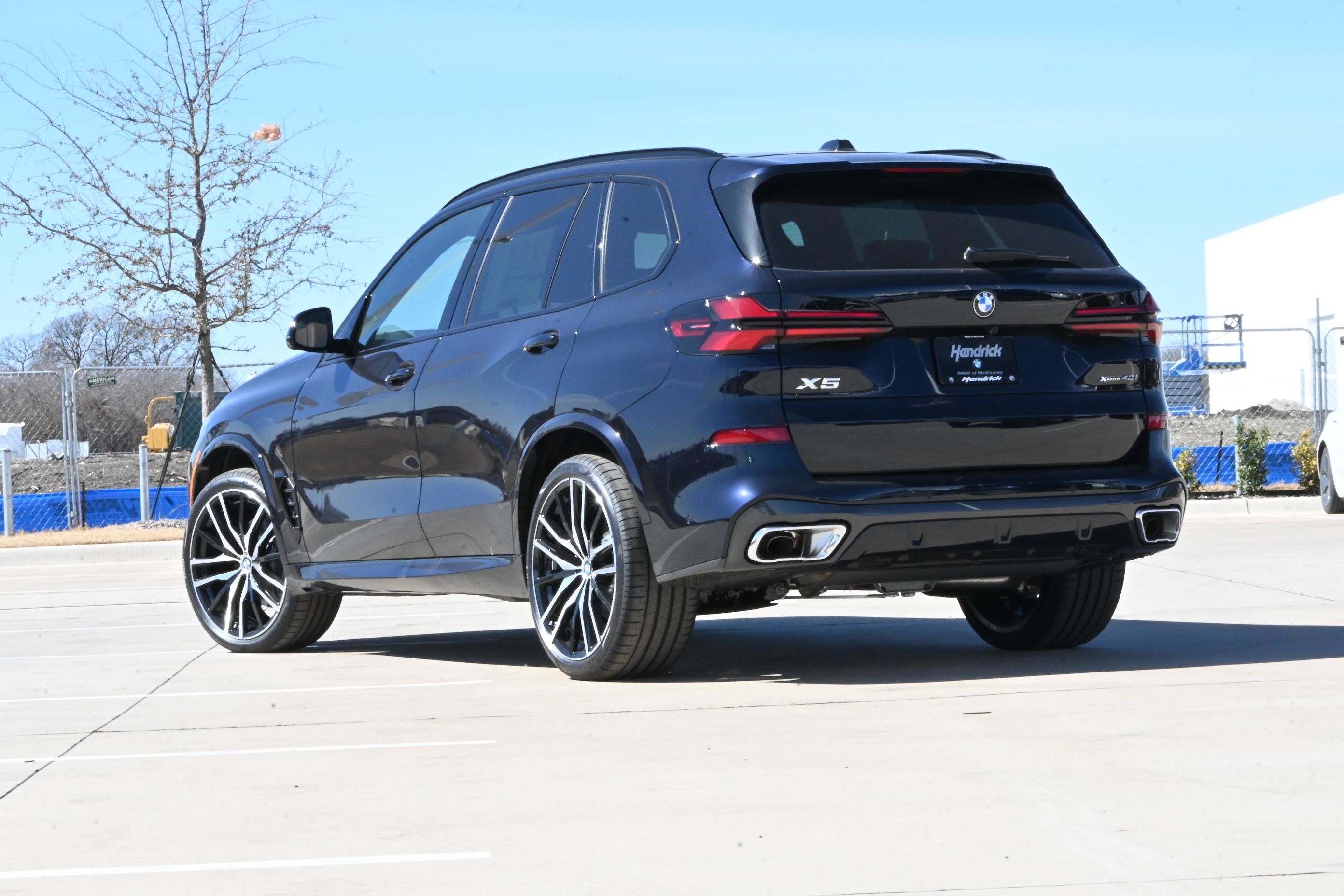 Used 2026 BMW X5 xDrive40i w/ M Sport Package AWD/4WD image 2