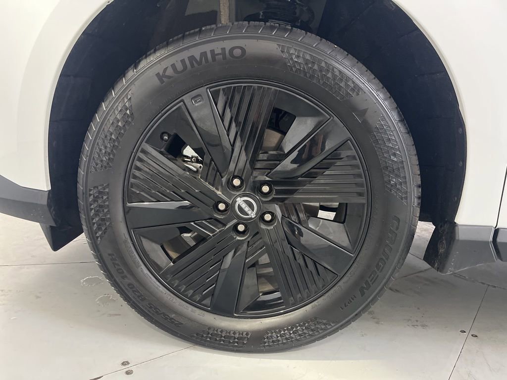 Used 2025 Nissan Murano SV image 15