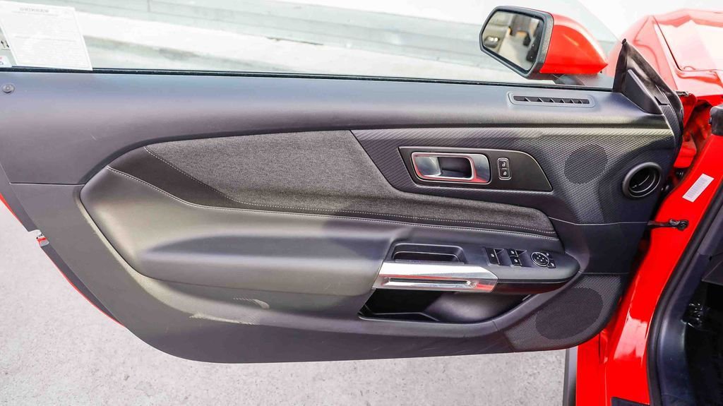 Used 2024 Ford Mustang Convertible RWD image 24