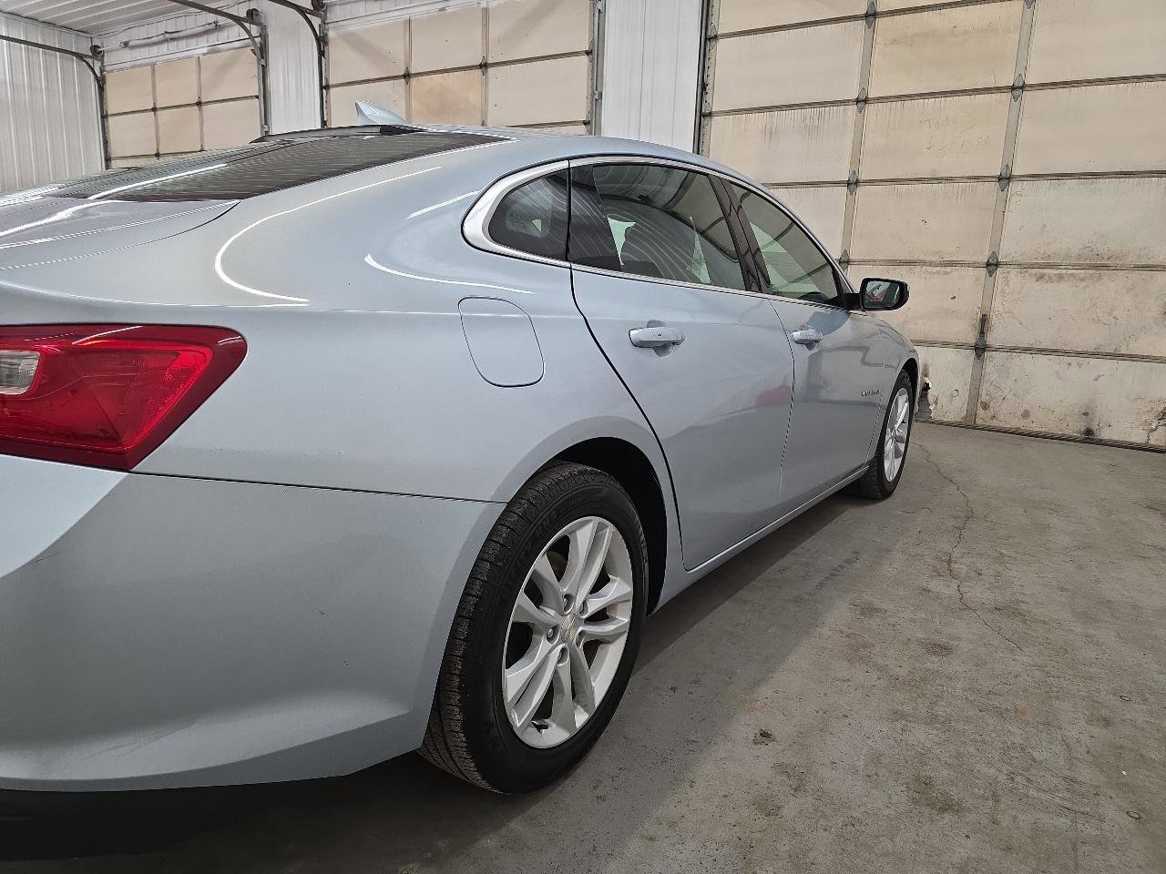 Used 2018 Chevrolet Malibu LT FWD image 18
