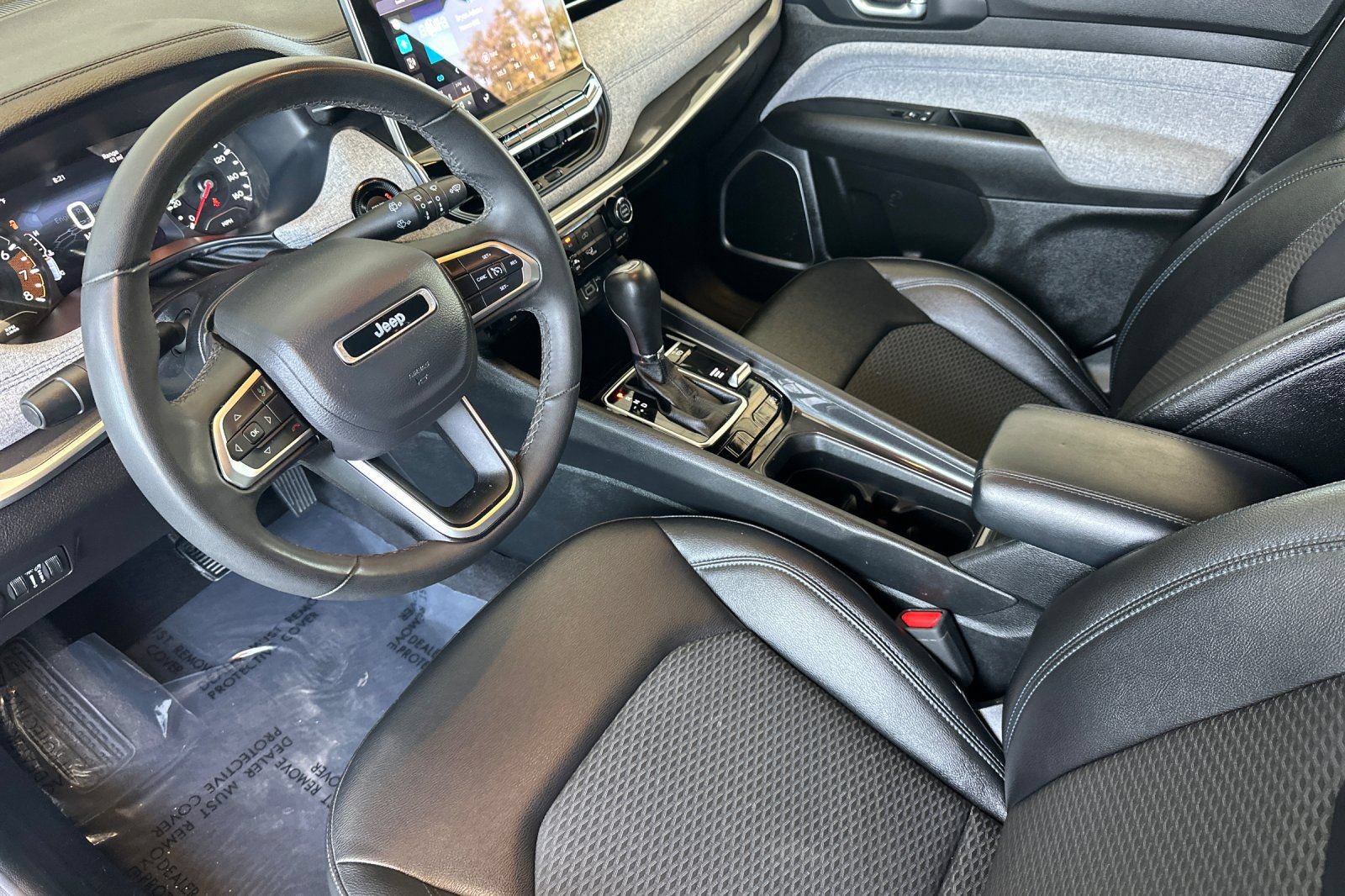 Used 2024 Jeep Compass Latitude AWD/4WD image 9