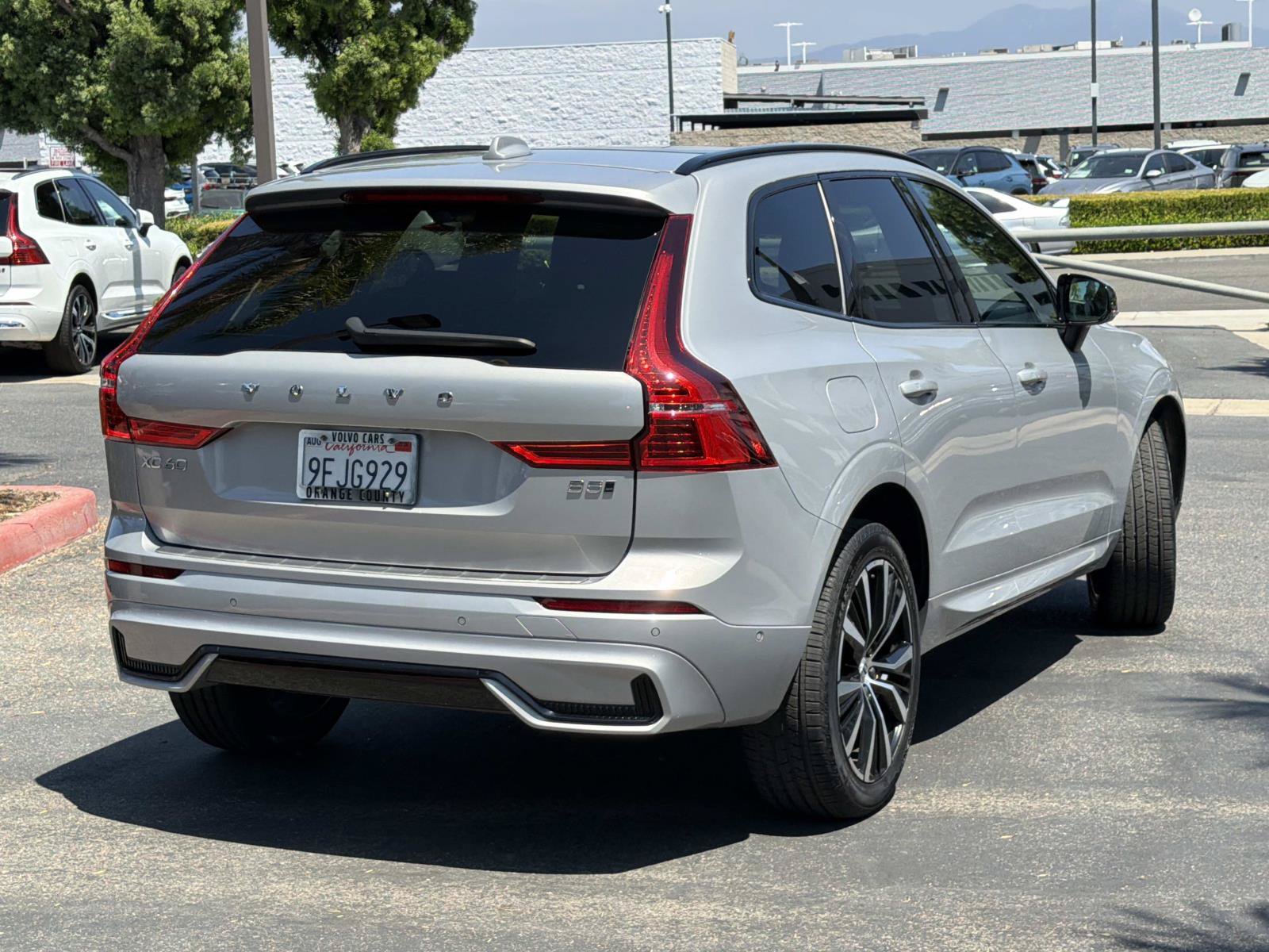 Certified 2024 Volvo XC60 B5 Plus w/ Protection Package Premier AWD/4WD image 5