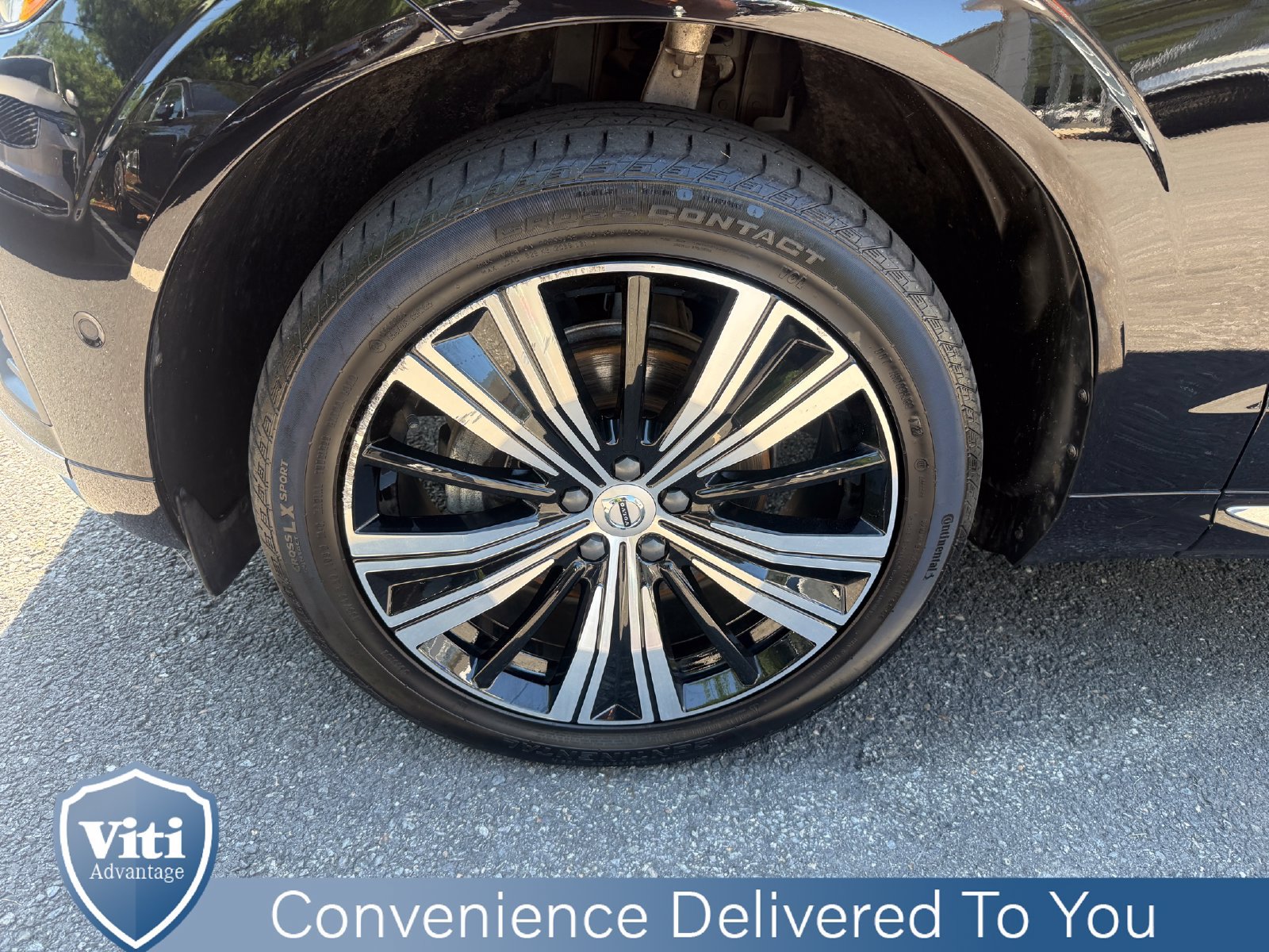 Certified 2023 Volvo XC60 B5 Plus AWD/4WD image 12