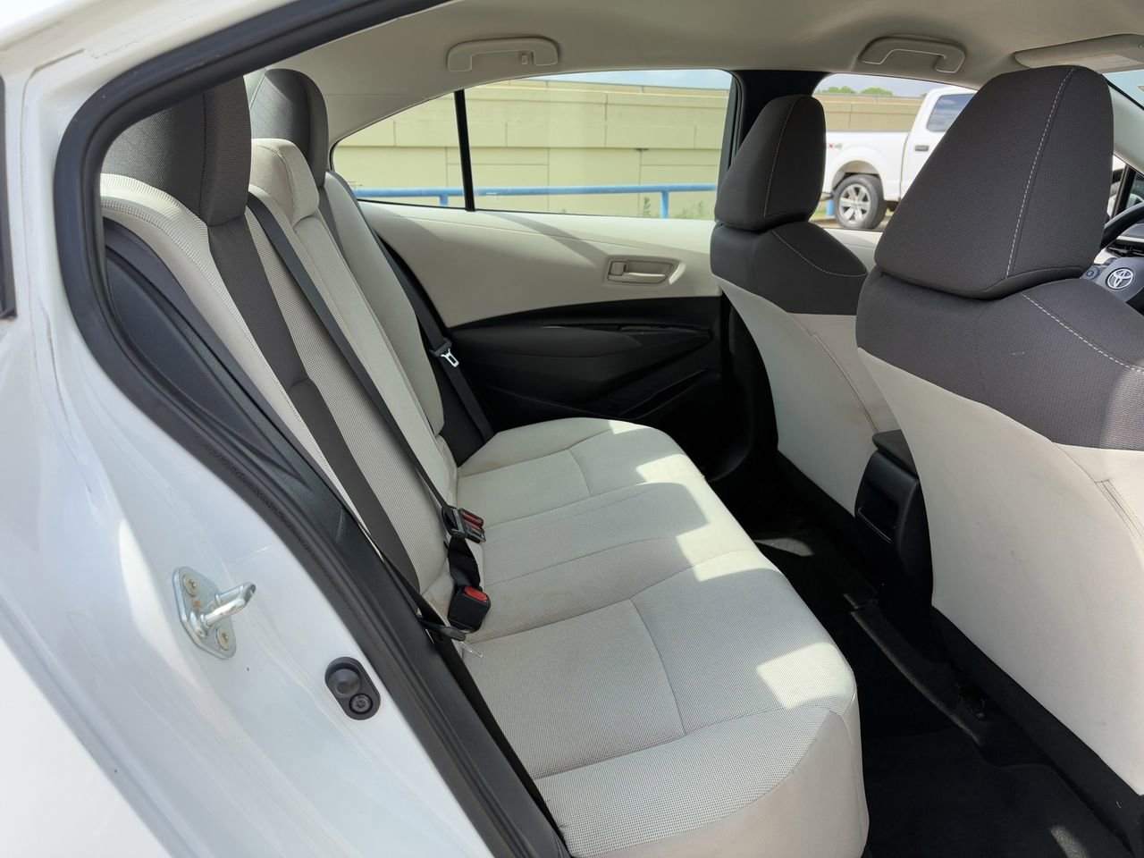 Used 2022 Toyota Corolla LE image 26