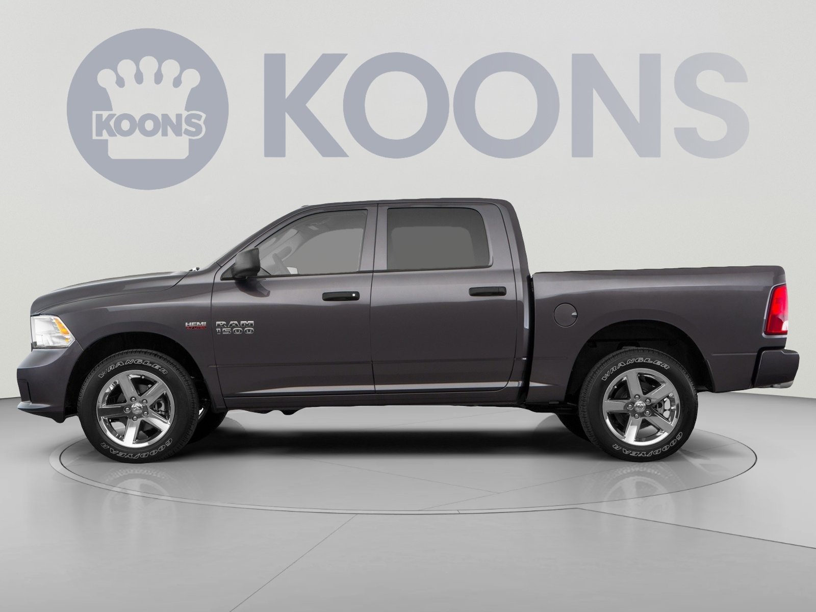 Used 2017 RAM 1500 Classic SLT AWD/4WD image 2