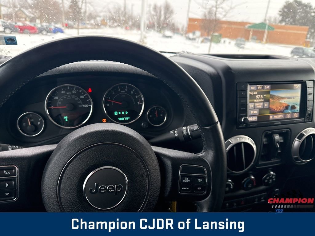 Used 2016 Jeep Wrangler Unlimited Rubicon w/ Connectivity Group image 19