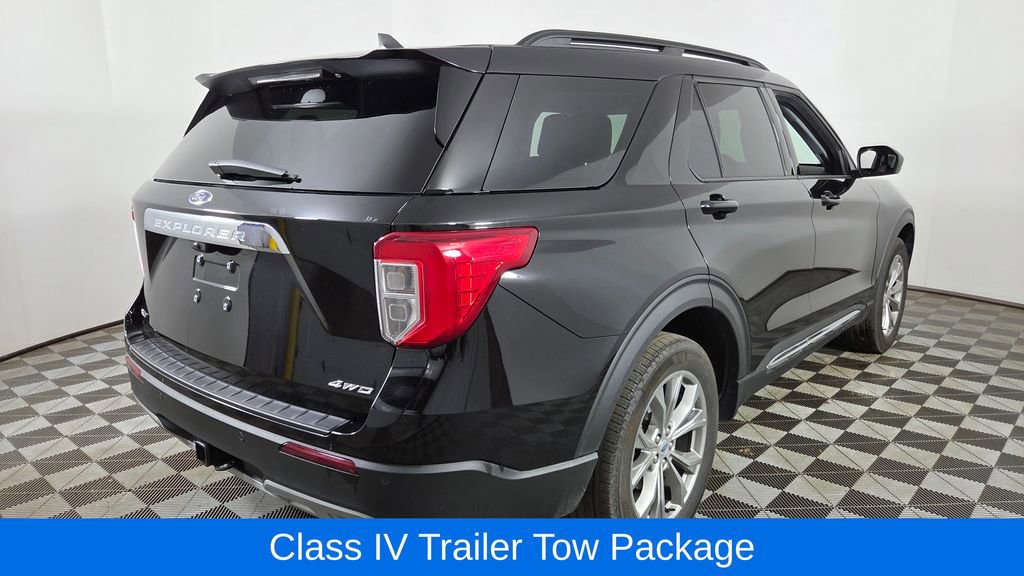 Used 2023 Ford Explorer XLT w/ Equipment Group 202A image 9