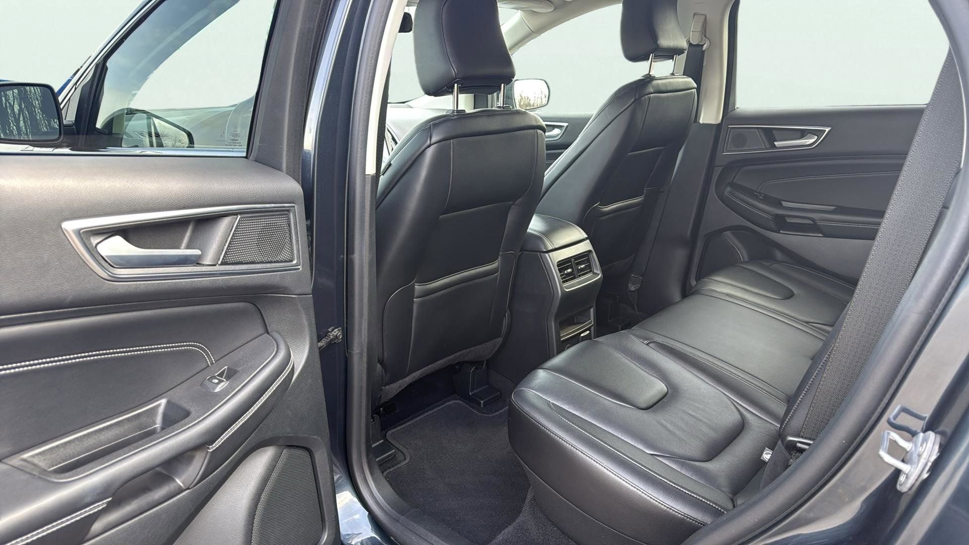 Certified 2022 Ford Edge Titanium image 23
