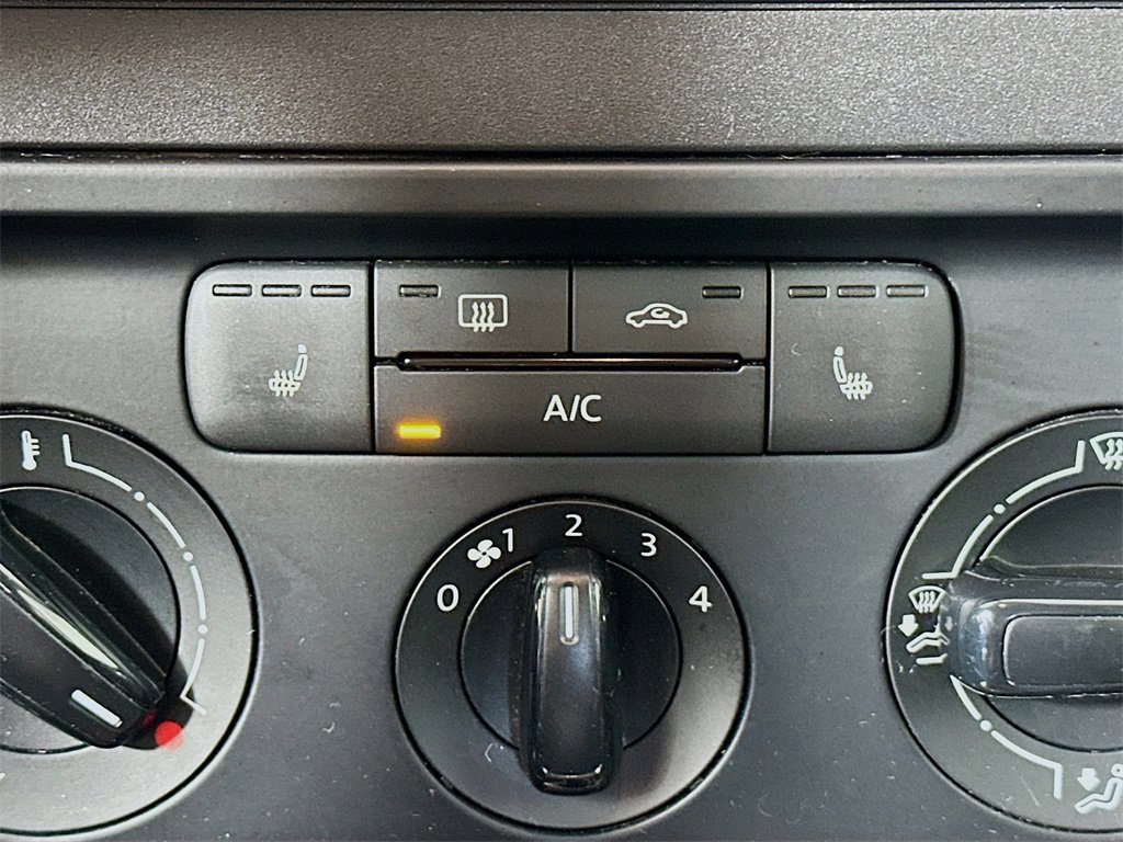 Used 2014 Volkswagen Jetta TDI image 19