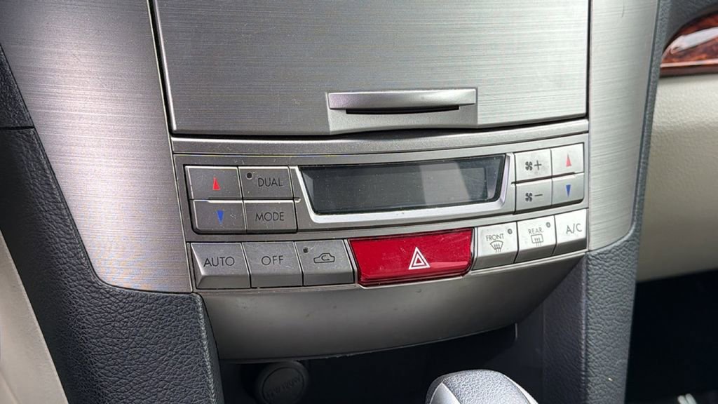 Used 2011 Subaru Outback 3.6R Limited w/ Popular Equipment Group 1B image 14