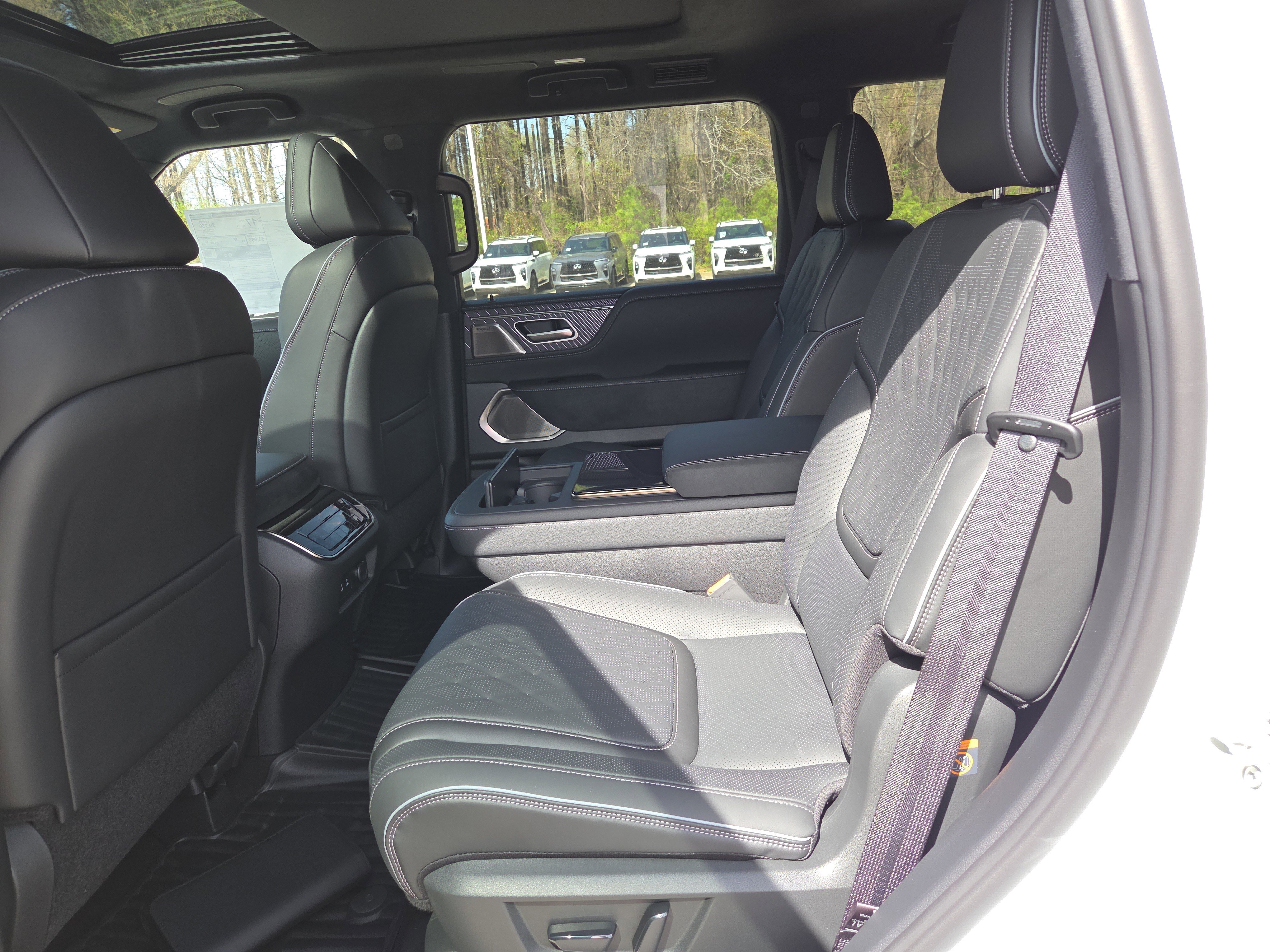 New 2026 INFINITI QX80 Autograph w/ Premium Cargo Package image 10