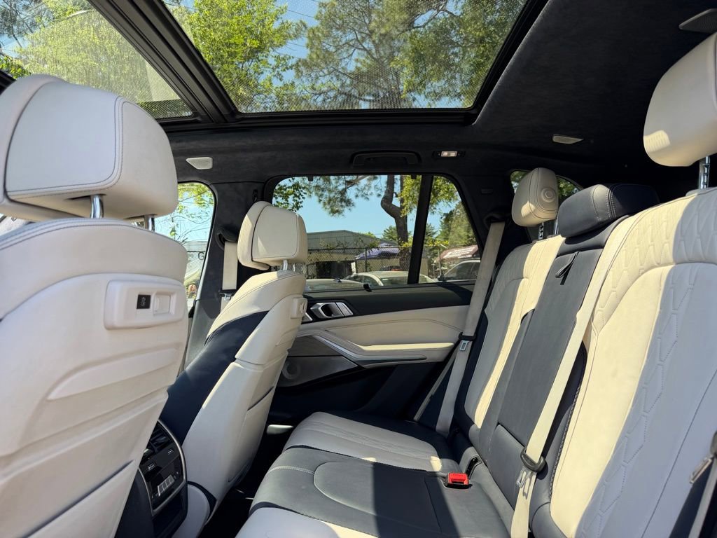 Used 2021 BMW X5 M50i w/ Executive Package image 24