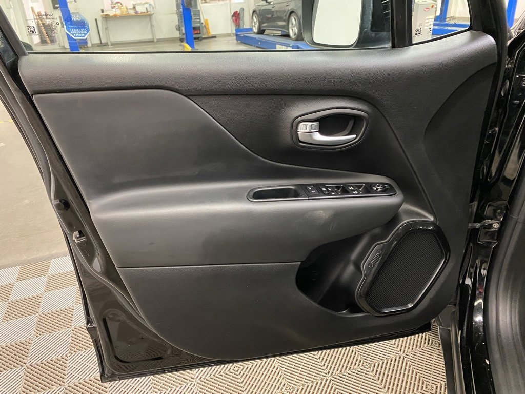 Used 2020 Jeep Renegade Altitude image 21