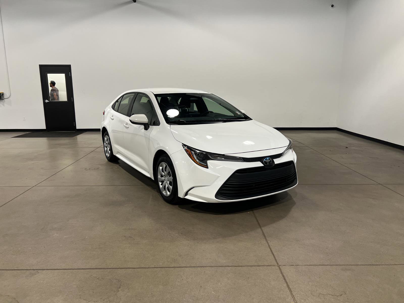 Used 2023 Toyota Corolla LE image 1